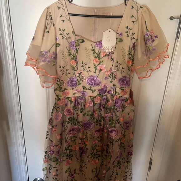 Ivy City Co Flora Dress in Pastel - Picture 2 of 7